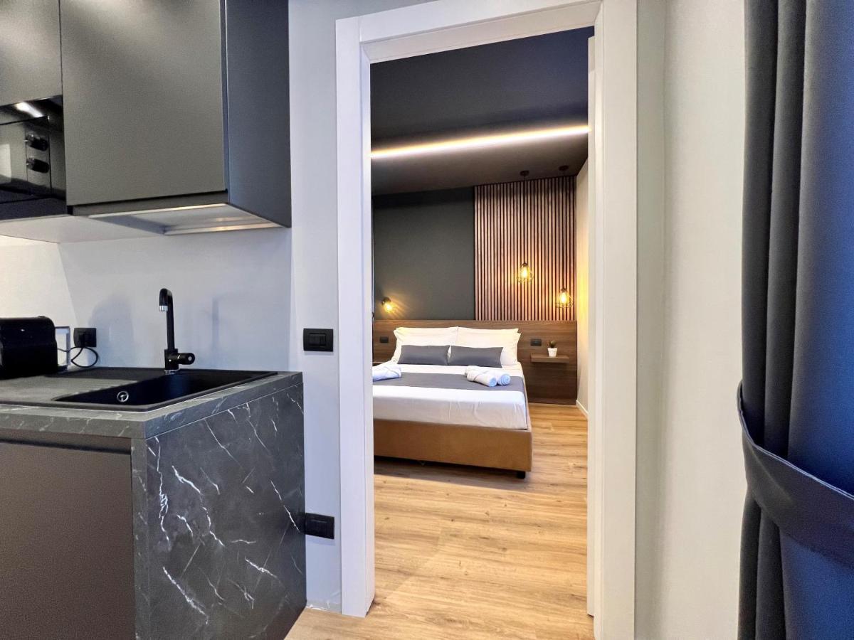 Prestige Duomo Apartment - Lake Como Bagian luar foto
