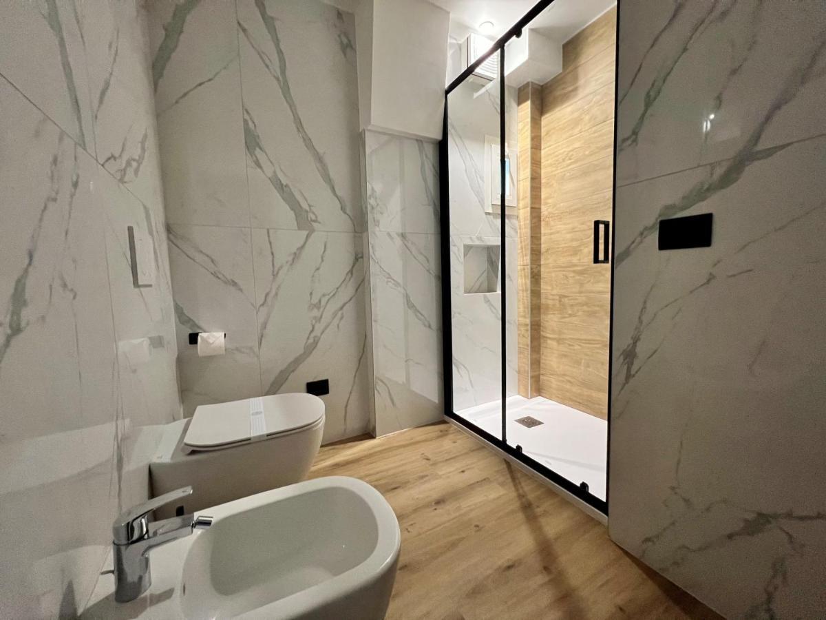 Prestige Duomo Apartment - Lake Como Bagian luar foto