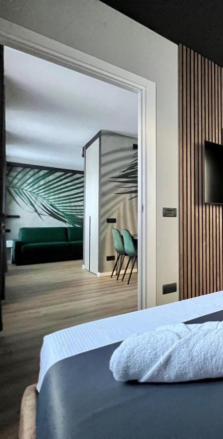 Prestige Duomo Apartment - Lake Como Bagian luar foto